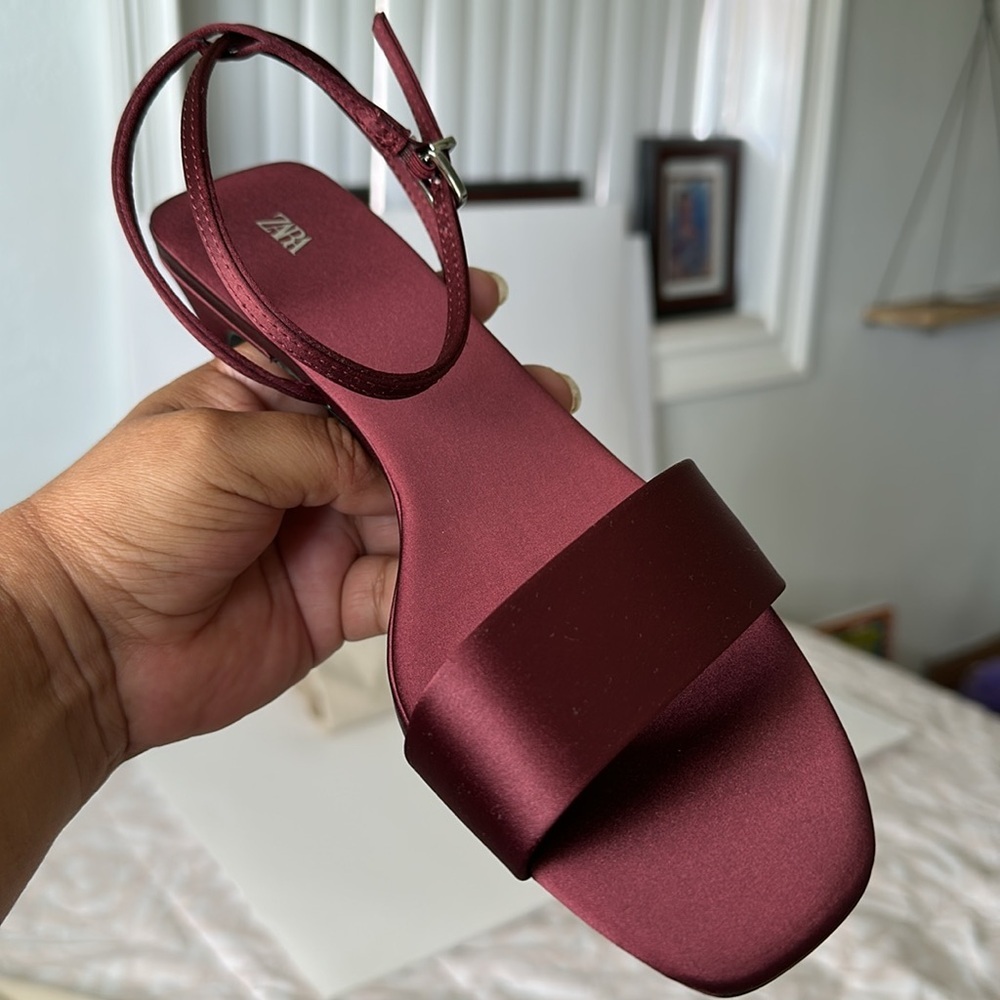 Zara Women’s Deep Red Strappy Sandals Size 6.5 - Picture 13 of 16